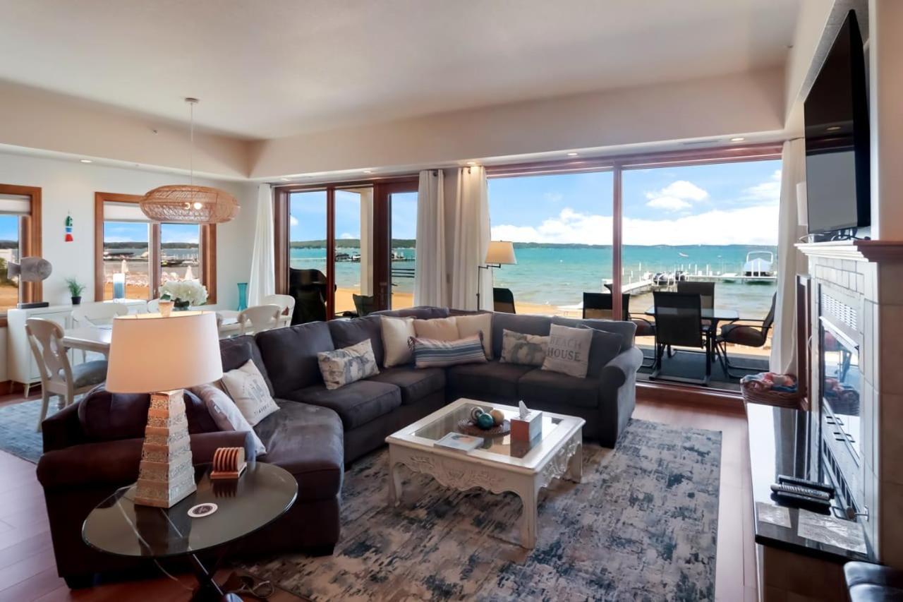 Sugar Beach Villa 1012 Luxury Waterfront Condo Traverse City Exterior foto